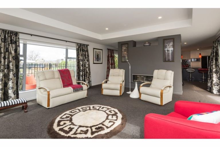 Photo of property in 43 Davaar Crescent, Broomfield, Christchurch, 8042