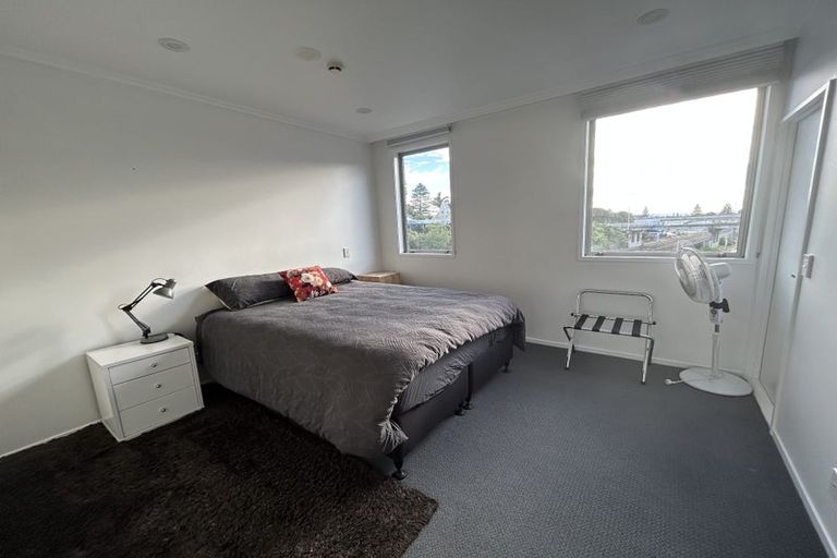 Photo of property in 2/51 Dive Crescent, Tauranga, 3110