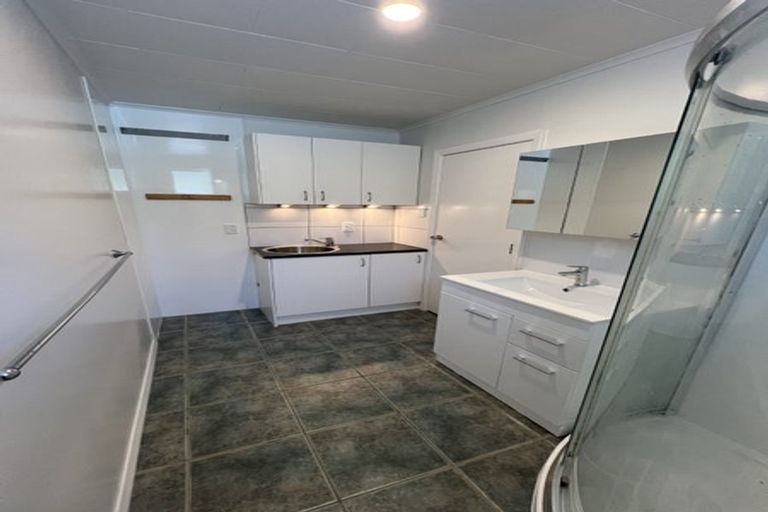 Photo of property in 13 Saint Ronans Avenue, Waterloo, Lower Hutt, 5011