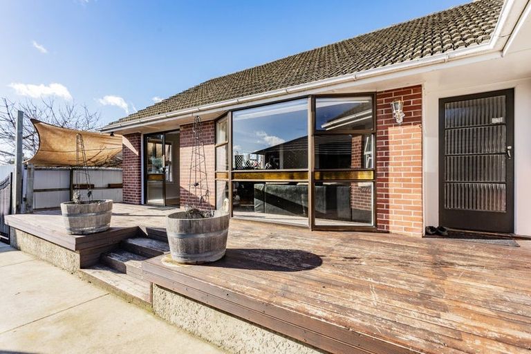 Photo of property in 44 Bickerton Street, Wainoni, Christchurch, 8061