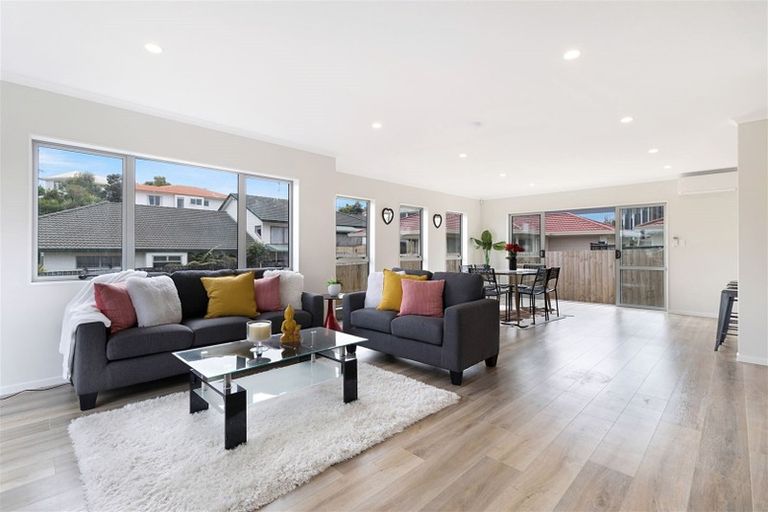 Photo of property in 2a Palmgreen Court, Stanmore Bay, Whangaparaoa, 0932