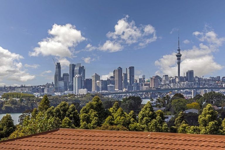 Photo of property in 3/24 Wernham Place, Northcote, Auckland, 0626