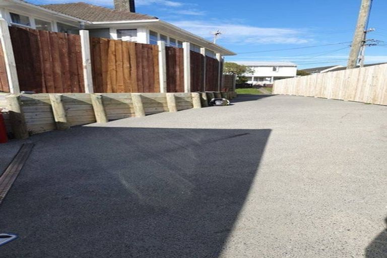 Photo of property in 9a Cheshire Street, Cannons Creek, Porirua, 5024