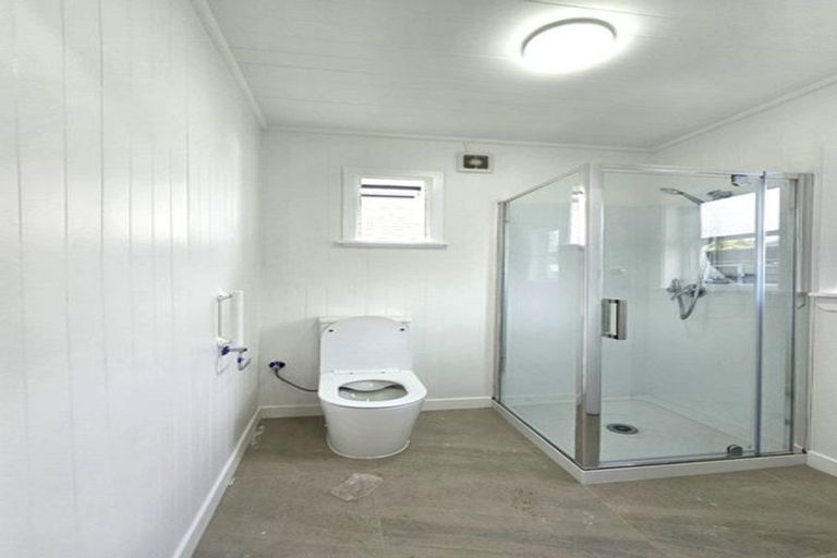 Photo of property in 12 Miro Road, Mangere Bridge, Auckland, 2022