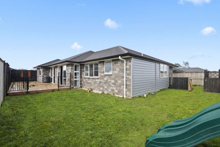 Photo of property in 4 Cook Drive, Tuakau, 2121
