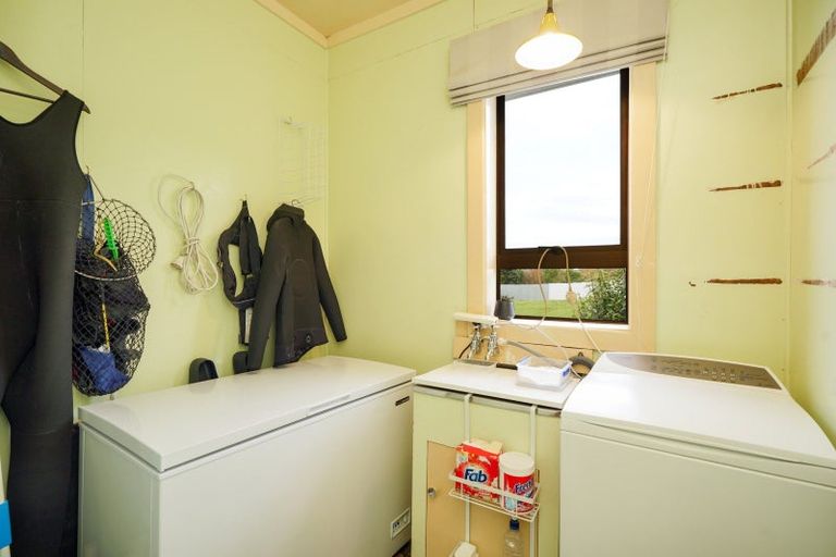 Photo of property in 12 Walker Street, Bluff, 9814