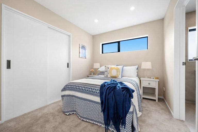 Photo of property in 50 Sandgate Avenue, Botany Downs, Auckland, 2010