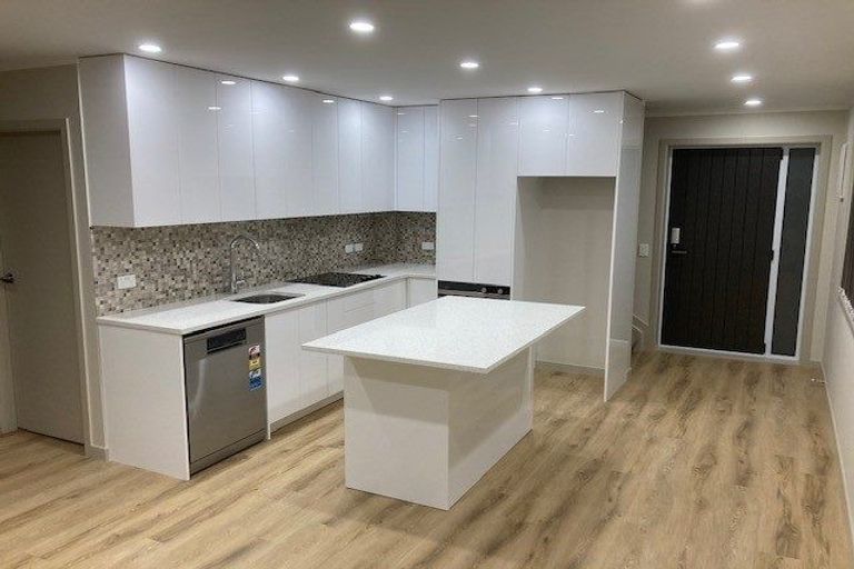 Photo of property in 16 Walworth Avenue, Pakuranga Heights, Auckland, 2010