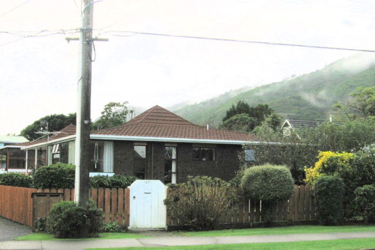 Photo of property in 37a Elizabeth Street, Waikanae, 5036