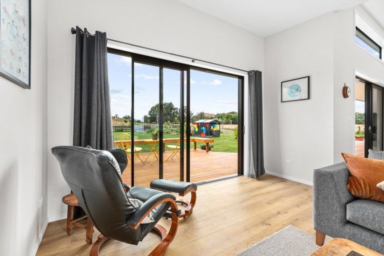 Photo of property in 34 Pourerere Road, Waipawa, 4271