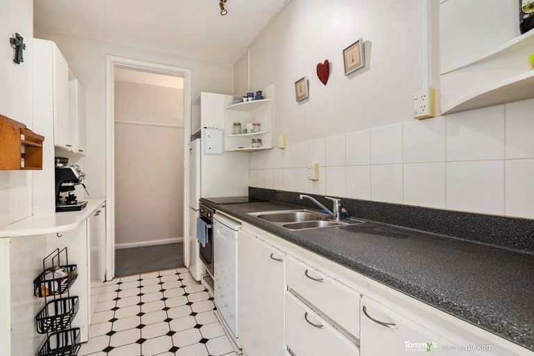 Photo of property in Hobson Flats, 1u2 Hobson Street, Pipitea, Wellington, 6011