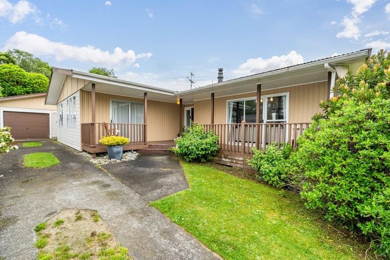 Photo of property in 36 Larchmont Grove, Totara Park, Upper Hutt, 5018