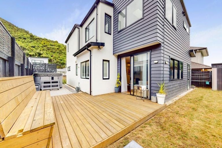 Photo of property in 105 Silverstream Road, Crofton Downs, Wellington, 6035