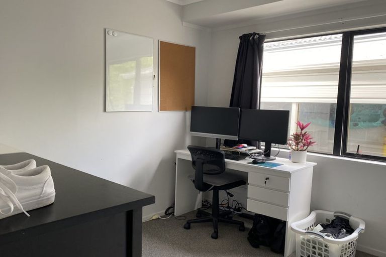 Photo of property in 72 Gallony Avenue, Massey, Auckland, 0614