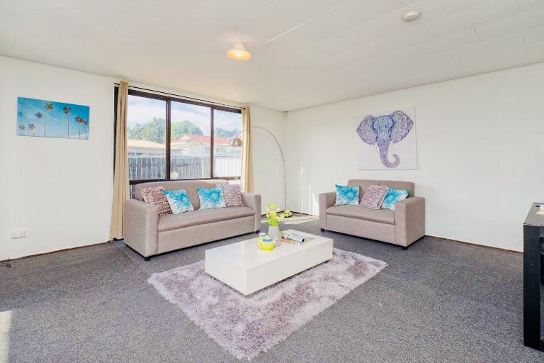 Photo of property in 47 Heathdale Crescent, Papakura, 2110