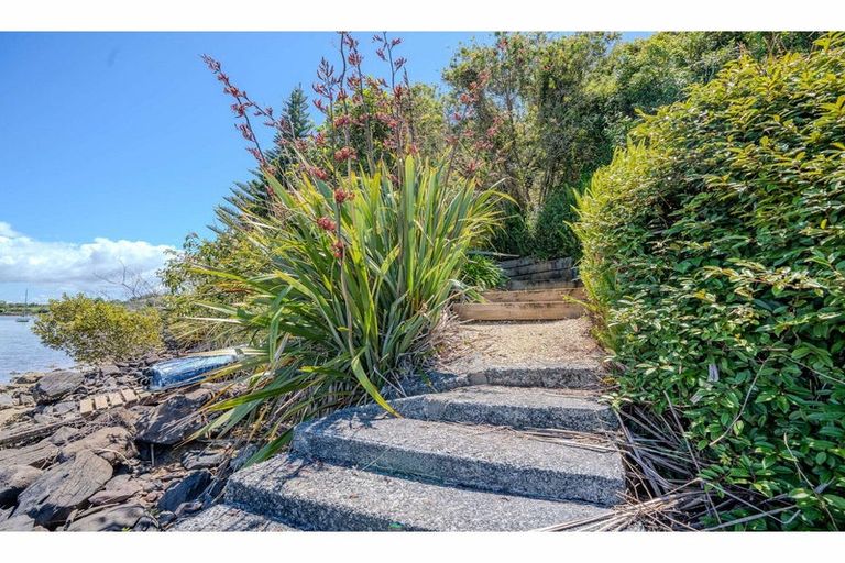 Photo of property in 54 Rangitane Loop Road, Kerikeri, 0294