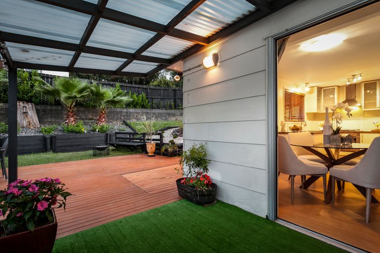 Photo of property in 6 Lemnos Place, Titirangi, Auckland, 0604