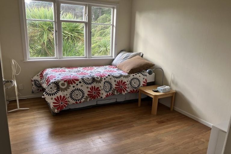 Photo of property in 52 Huntingdon Street, Northland, Wellington, 6012