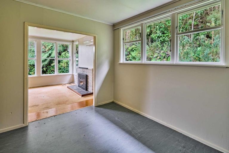 Photo of property in 27 Pencarrow Crescent, Wainuiomata, Lower Hutt, 5014
