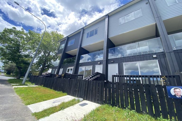 Photo of property in 6/36 Edmonton Road, Henderson, Auckland, 0612