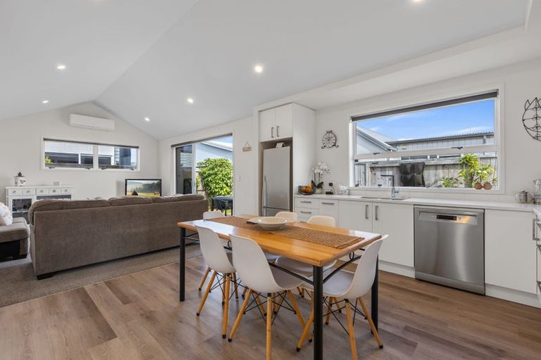 Photo of property in 10 Chain Place, Papamoa, 3118