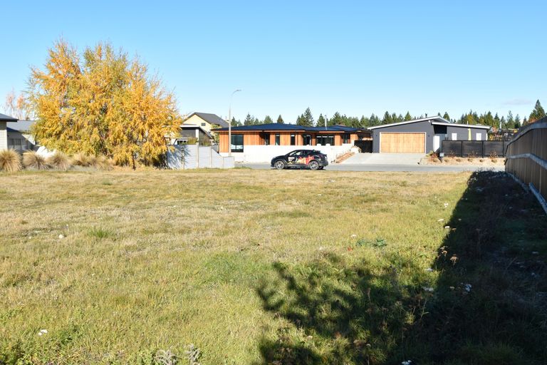 Photo of property in 16 Rhoboro Road, Twizel, 7901