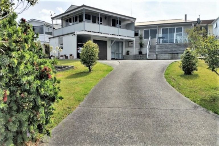 Photo of property in 20 Ngatira Place, Snells Beach, 0920