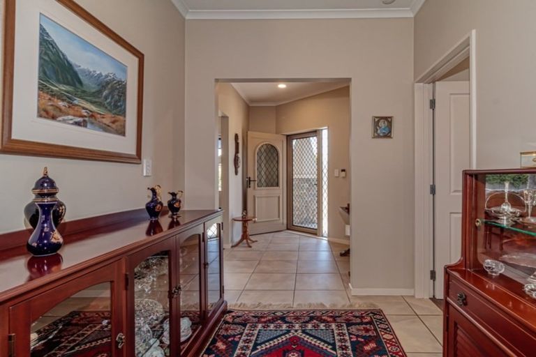 Photo of property in 17a Hetley Crescent, Taradale, Napier, 4112