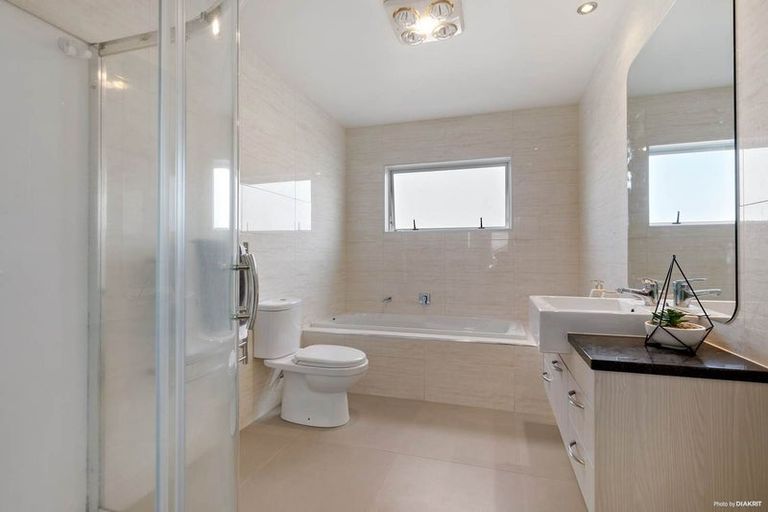 Photo of property in 40b Schnapper Rock Road, Schnapper Rock, Auckland, 0632