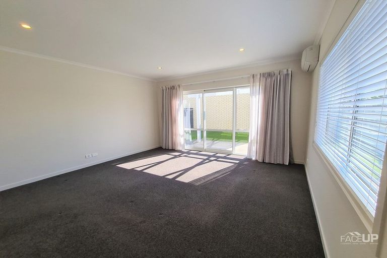 Photo of property in 30 Kanuka Road, Hobsonville, Auckland, 0616