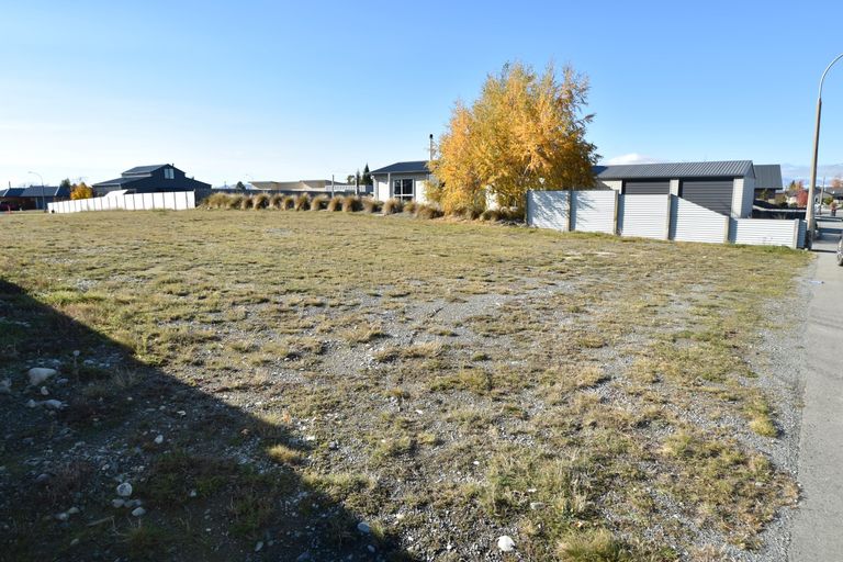 Photo of property in 16 Rhoboro Road, Twizel, 7901