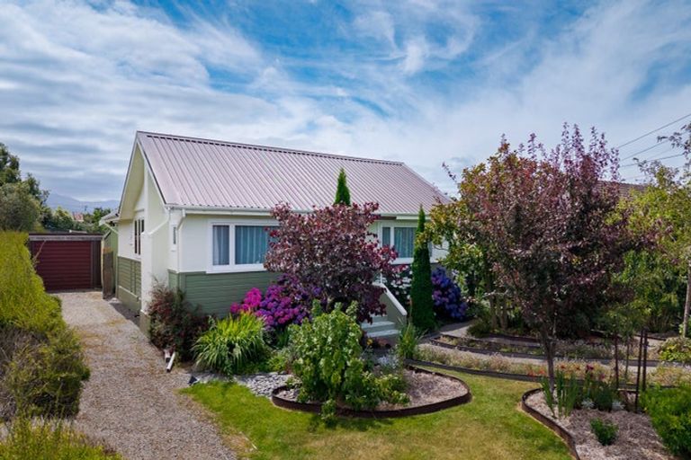 Photo of property in 8 Moorhouse Street, Waimate, 7924