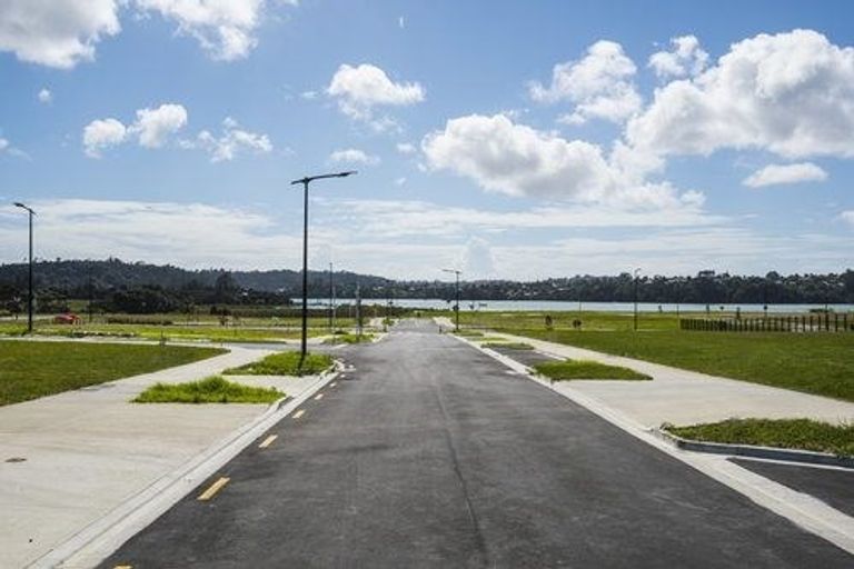 Photo of property in 20 Treloar Crescent, Hobsonville, Auckland, 0616