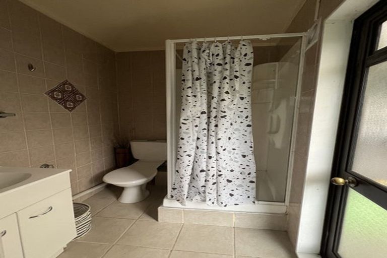 Photo of property in 4 Manutara Avenue, Forrest Hill, Auckland, 0620