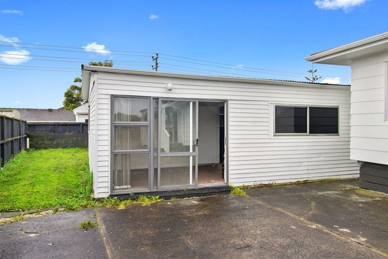 Photo of property in 17 Hindmarsh Street, Henderson, Auckland, 0612