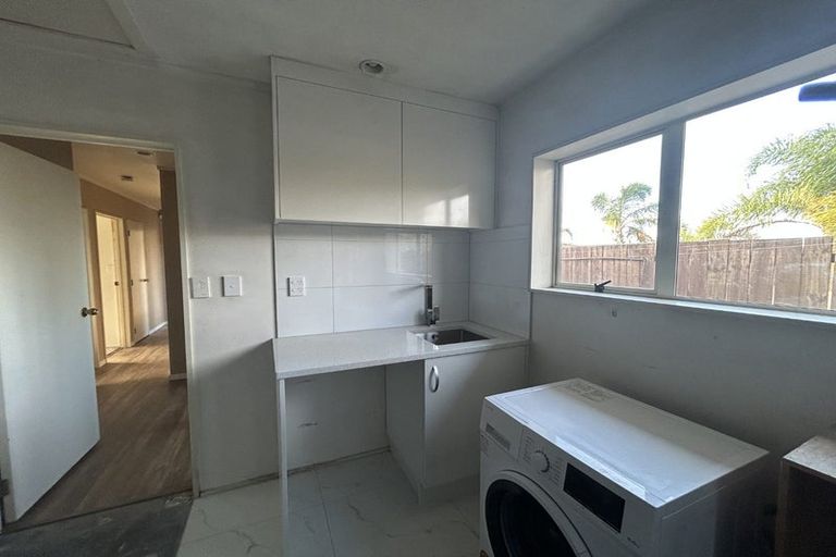 Photo of property in 1/25 Glenlea Place, Flat Bush, Auckland, 2019