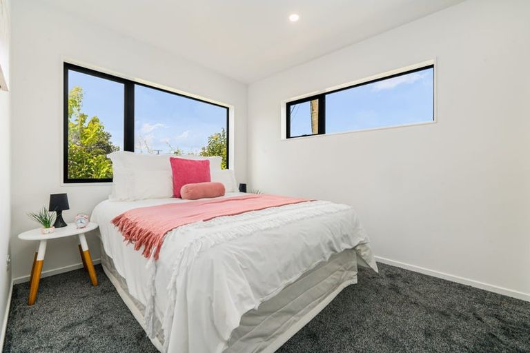 Photo of property in 13a Renata Crescent, Te Atatu Peninsula, Auckland, 0610