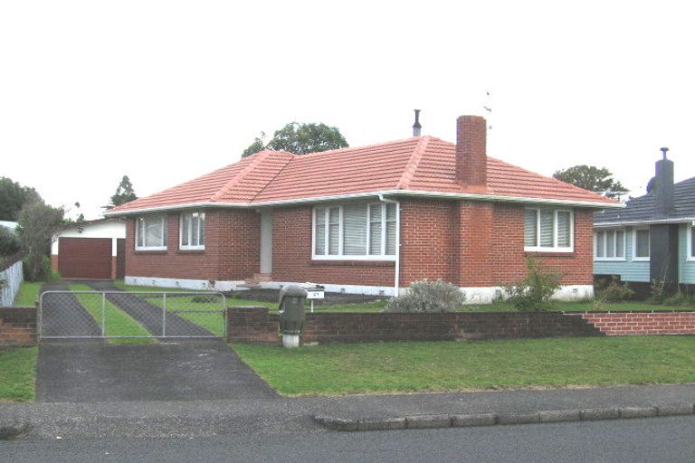 Photo of property in 21 Hereford Street, Te Atatu Peninsula, Auckland, 0610