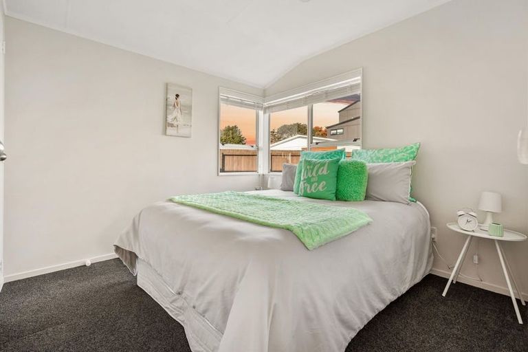 Photo of property in 26 Hinerau Street, Henderson, Auckland, 0612