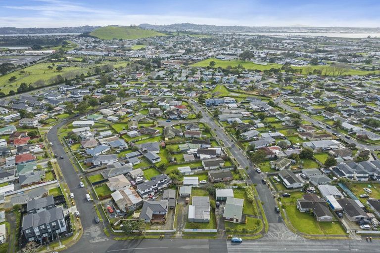Photo of property in 32 Idlewild Avenue, Mangere, Auckland, 2022
