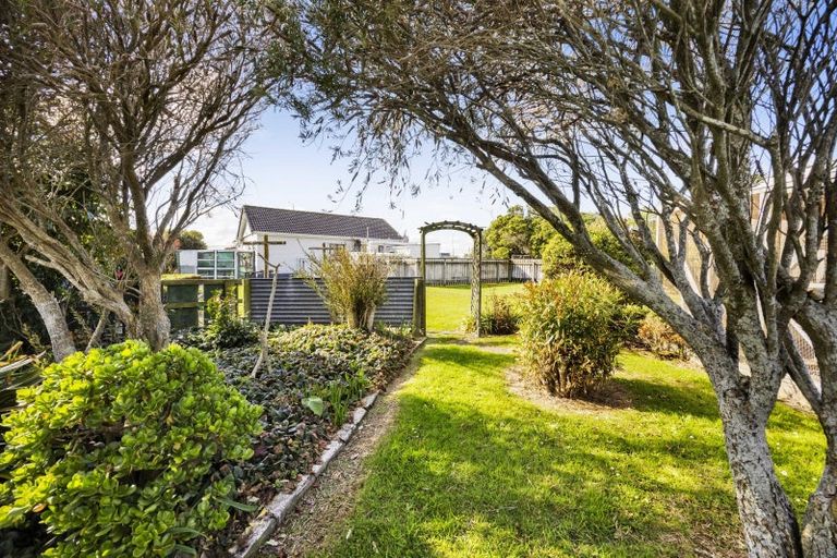 Photo of property in 158 Tasman Street, Opunake, 4616