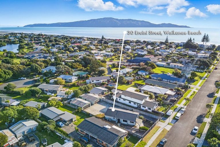 Photo of property in 30 Eruini Street, Waikanae Beach, Waikanae, 5036