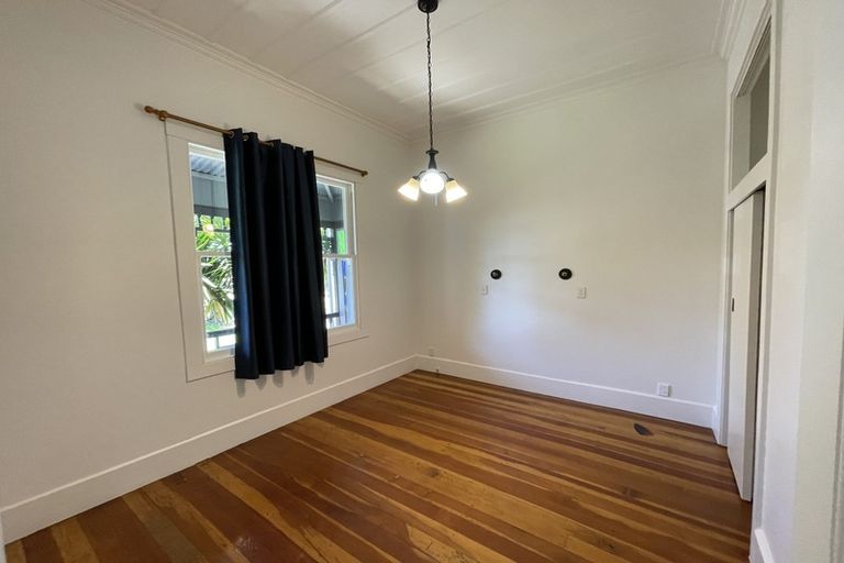 Photo of property in 44 Lynwood Road, New Lynn, Auckland, 0600