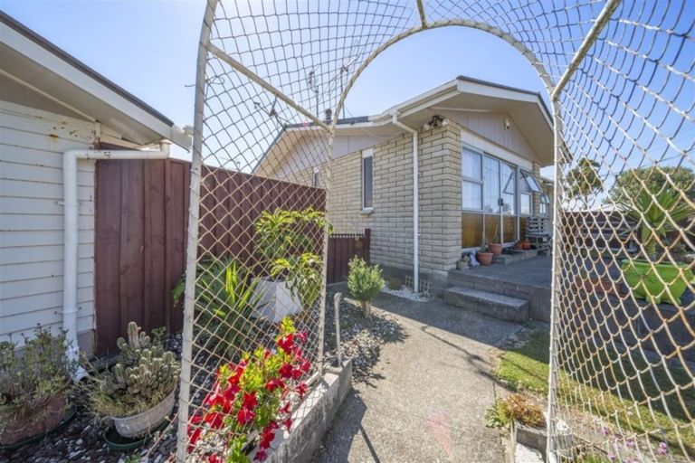 Photo of property in 17 Mclean Street, Hawera, 4610