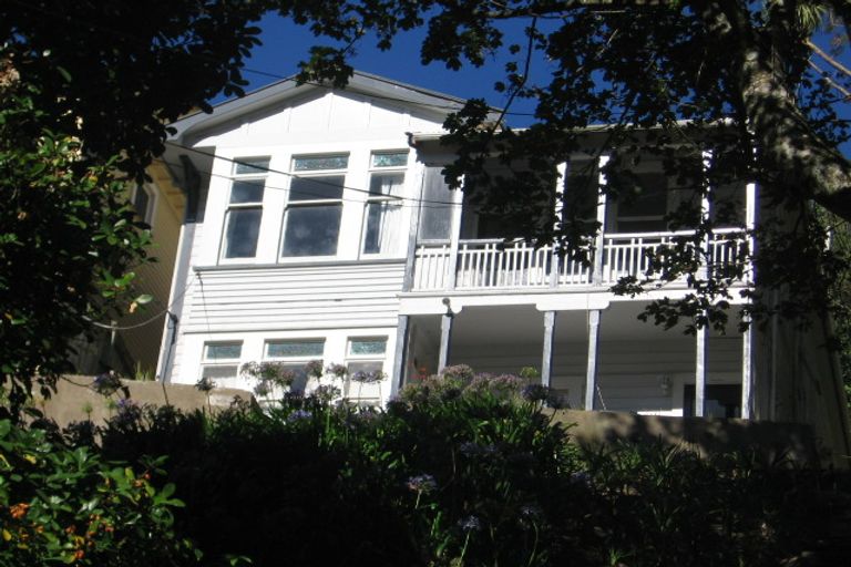 Photo of property in 5 Governor Road, Northland, Wellington, 6012