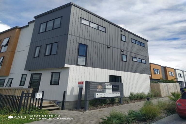 Photo of property in 2/41 Routley Drive, Glen Eden, Auckland, 0602