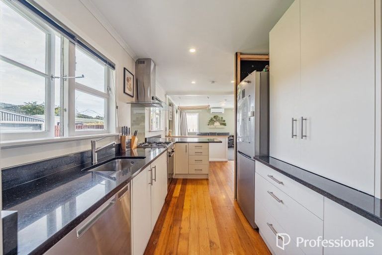 Photo of property in 66 Peel Place, Wainuiomata, Lower Hutt, 5014