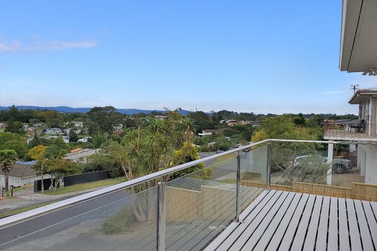 Photo of property in 15 Cyclarama Crescent, Massey, Auckland, 0614
