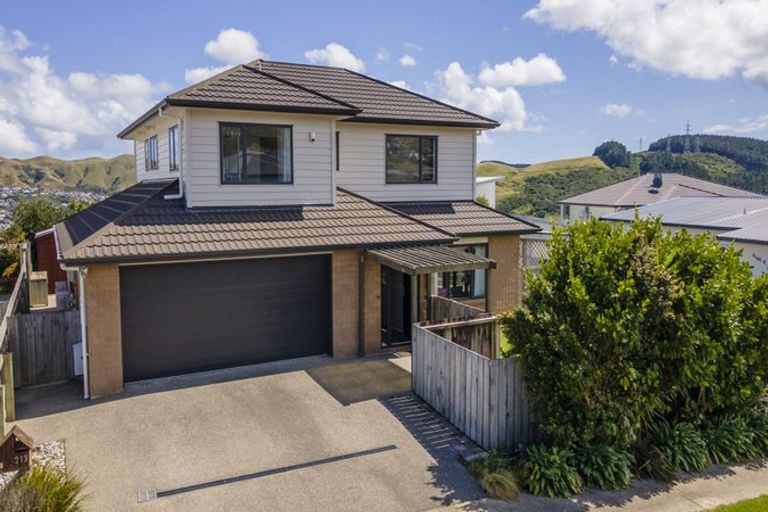 Photo of property in 213 Mark Avenue, Grenada Village, Wellington, 6037