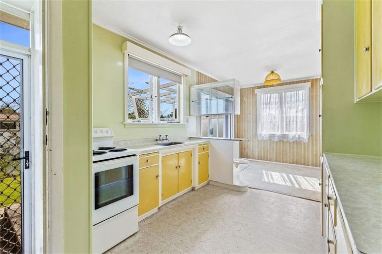 Photo of property in 11 Matapouri Road, Mangere Bridge, Auckland, 2022